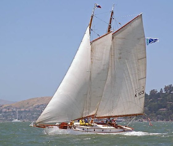 Yankee under full sail, sail number K-103 on display